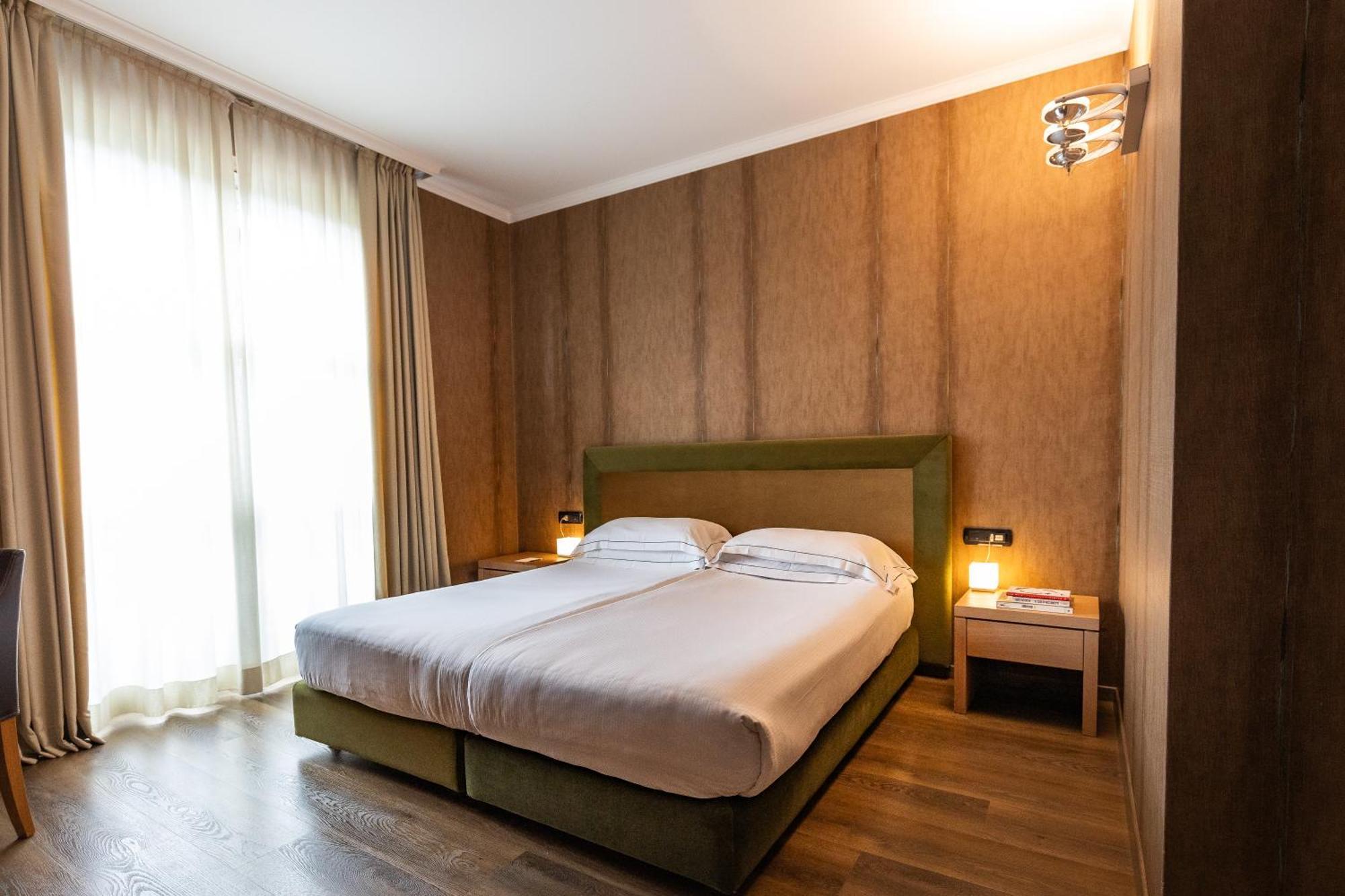 Phi Hotel Piajo Nembro Bagian luar foto